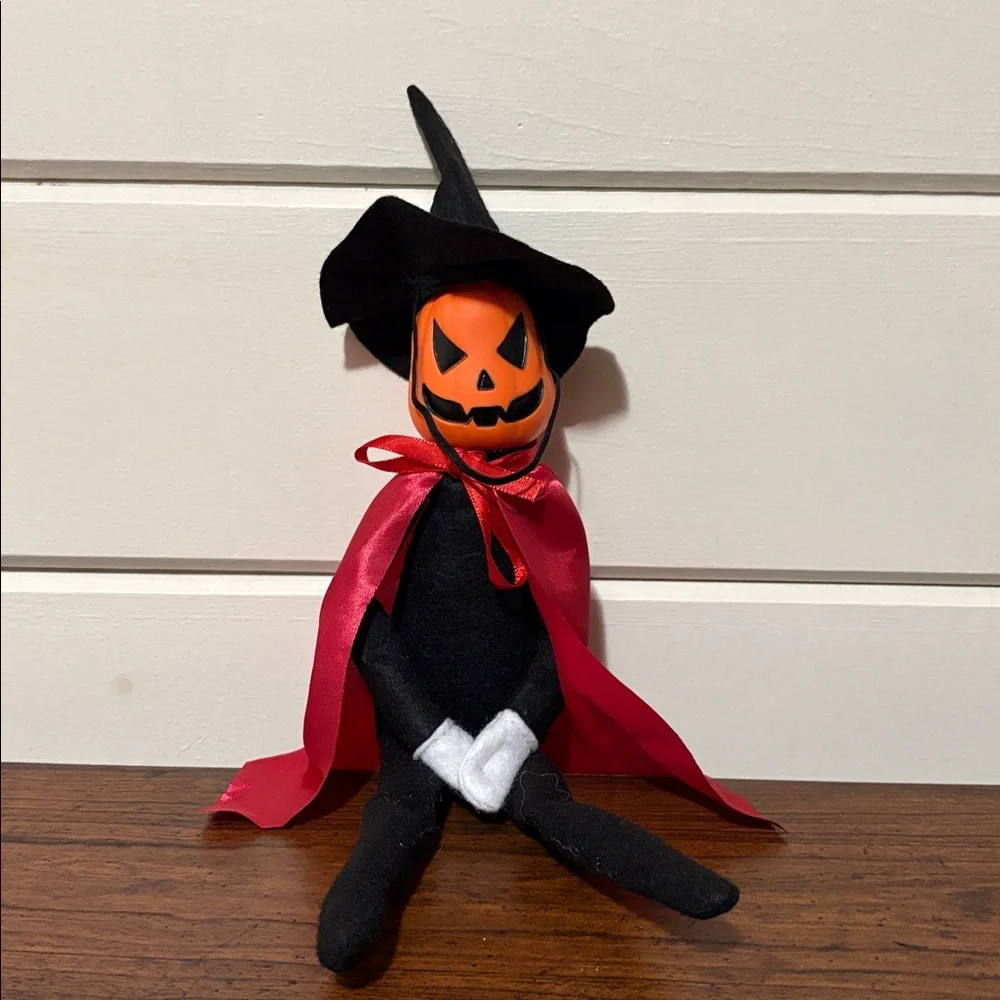 Pumpkin Shelf Doll - Witch hat - Picture 9 of 10